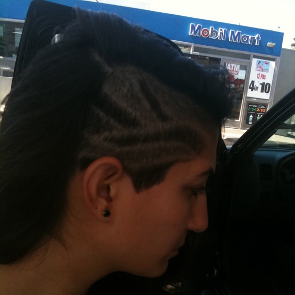 Meet your Posher, Newsha - Picture 1 of 1